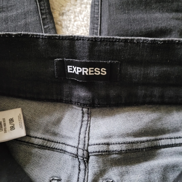 Express Super High Rise Legging - Picture 4 of 5